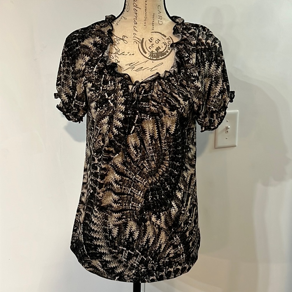 Short sleeve top